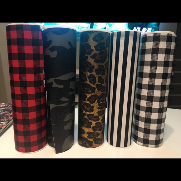 Bow Keychain - Picture 3 of 4